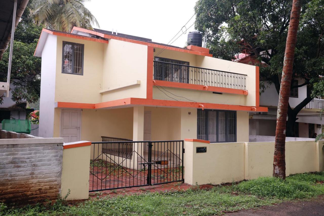 Toms Villa Along National Highway Thrissur At Nadathara Dış mekan fotoğraf